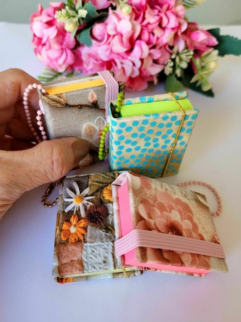 Kit 10 und Mini Bloco Adesivo Chaveiro | Estilo Post-it - comprar online