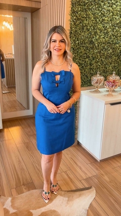 VESTIDO EM LINHO COM DETALHES EM LAÇO