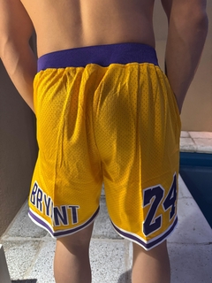 Short NBA Los Angeles Lakers de Kobe Bryant Número 24 - Lírico Showroom - Tienda Online de Fútbol 