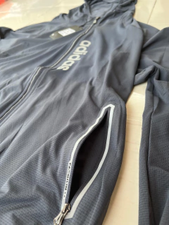 Campera Rompeviento Adidas WIND.RDY Azul/Gris - Lírico Showroom - Tienda Online de Fútbol 