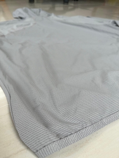 Imagen de Campera Rompeviento Adidas WIND.RDY Gris