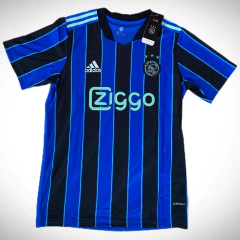 Camiseta suplente del Ajax 2021/22, color azul y negro con rayas, logo de Adidas y patrocinador Ziggo.