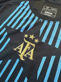 Camiseta Adidas de Argentina Prematch 3 Estrellas 2024 - Lírico Showroom - Tienda Online de Fútbol 