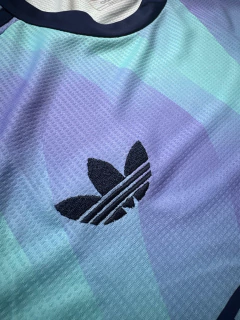 Camiseta Adidas del Arsenal Tercera Equipación 2024/25 - Lírico Showroom - Tienda Online de Fútbol 