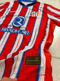 Imagen de Camiseta Versión Jugador Nike del Atlético de Madrid Titular Griezmann 2024/25