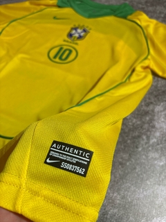 Imagen de Camiseta Nike de Brasil Titular Ronaldo Nazário 2004
