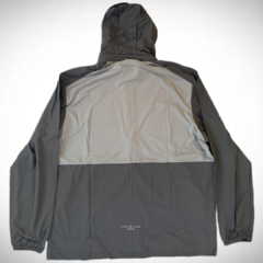 Campera Impermeable Nike Gris Claro en internet