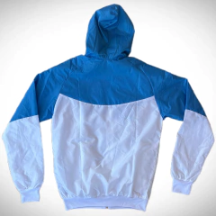 Campera Rompeviento Kappa de Racing Celeste con Blanco en internet