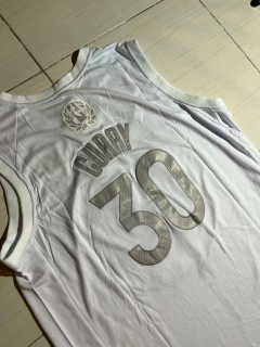 Musculosa NBA Nike Golden State Warriors Edition MVP de Stephen Curry Número 30 - comprar online