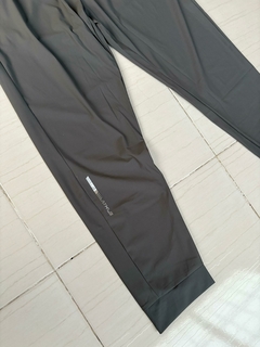 Pantalón Deportivo Nike Dri-FIT Gris - comprar online