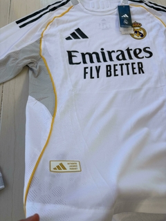 Camiseta Versión Jugador Adidas del Real Madrid Titular Mangas Largas 2025/26