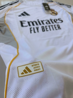 Imagen de Camiseta Versión Jugador Adidas del Real Madrid Titular Mangas Largas 2025/26