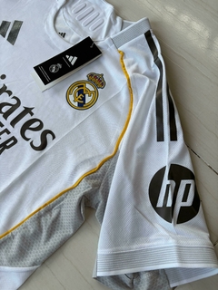 Camiseta Versión Jugador Adidas del Real Madrid Titular 2025 en internet