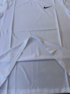 Remera Deportiva Nike Tela Dry Fit Blanca