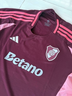 Camiseta Adidas de River Plate Suplente Matías Rojas LPF 2025 - Lírico Showroom - Tienda Online de Fútbol 