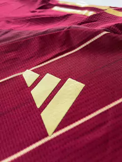 Camiseta Versión Jugador Adidas de Roma Titular 2024/25 - Lírico Showroom - Tienda Online de Fútbol 