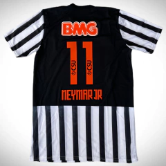 Camiseta alternativa de fútbol del Santos, temporada 2012/13, con el nombre Neymar Jr. y el número 11 en la espalda.