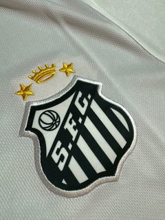 Camiseta Nike del Santos Titular Neymar 2025 - Lírico Showroom - Tienda Online de Fútbol 