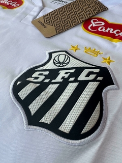 Camiseta Umbro de Santos Titular 2025 - Lírico Showroom - Tienda Online de Fútbol 