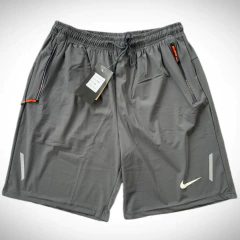 Short Deportivo Nike Gris - comprar online