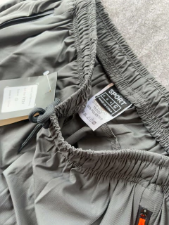 Imagen de Short Deportivo Nike Gris