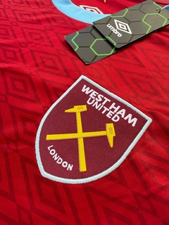 Camiseta Umbro del West Ham Titular 2023/24 - Lírico Showroom - Tienda Online de Fútbol 