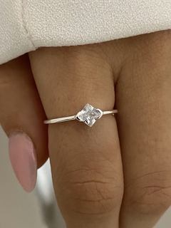 ANILLO ROMBO CRISTAL (IMPORTADO)