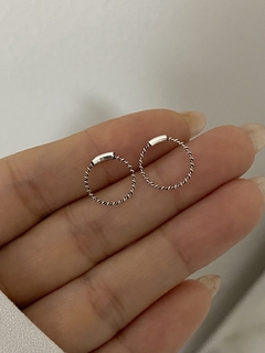 Argolla modelo 860 (1,2 cm) cierre al costado