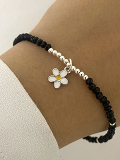 Pulsera cristal negra y margarita - comprar online