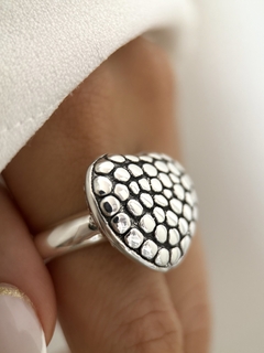 Anillo inflado corazón y puntos en internet