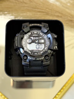 Reloj resistente al agua + estuche modelo 451