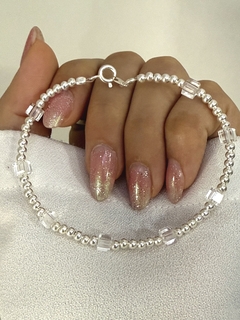 Pulsera bolitas 2mm y cubito transparente (c/cierre)