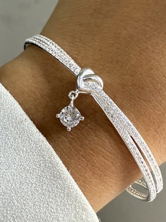 Esclava cubic doble con cadena y cubic colgante en internet