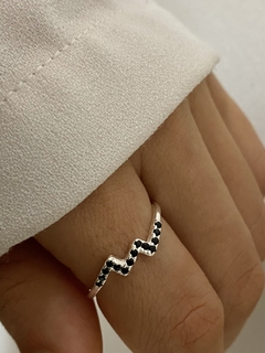 Anillo zig zag negro (Importado)