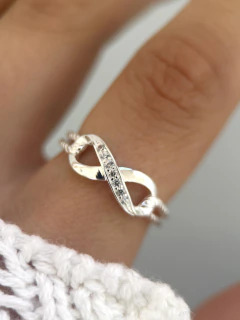 Anillo infinito modelo 2045 importado