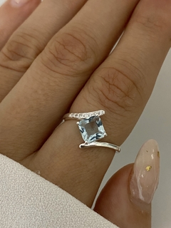 Anillo cristal celeste y cubic - comprar online