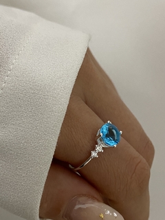 Anillo piedra turquesa y cubic