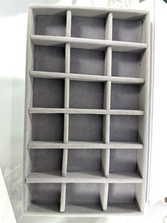 Exhibidor gris modelo 2 en internet