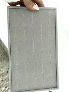 Exhibidor de anillos gris - comprar online