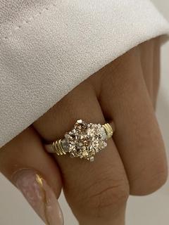 Anillo flor cubic ambar