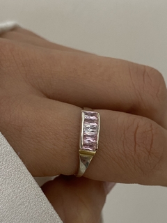 Anillo cubic rectangular (Rosa y Blanco) - comprar online