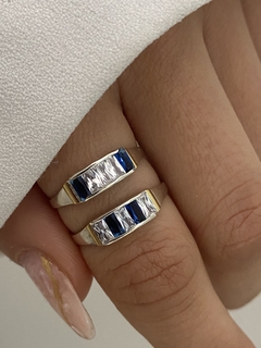 Anillo cubic rectangular (Azul y Blanco)