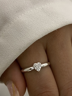 Anillo corazon con cubic y detalle (Importado)