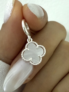 Dije Charm modelo 24 en internet