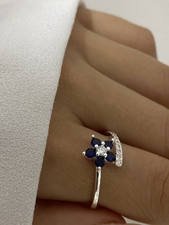 Anillo flor azul centro blanco (Regulable) - comprar online