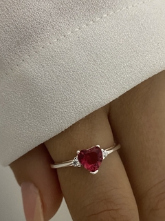 Anillo corazón fucsia