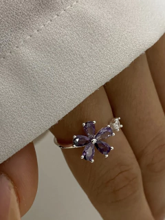 Anillo flor lila y cubic (Regulable)