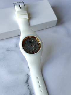 Reloj malla de silicona modelo 121 en internet