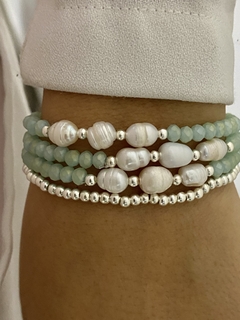 Pulsera cristal verde agua y perla natural de río (Elastizada) - comprar online