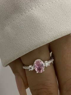 Anillo piedra rosa y cubics